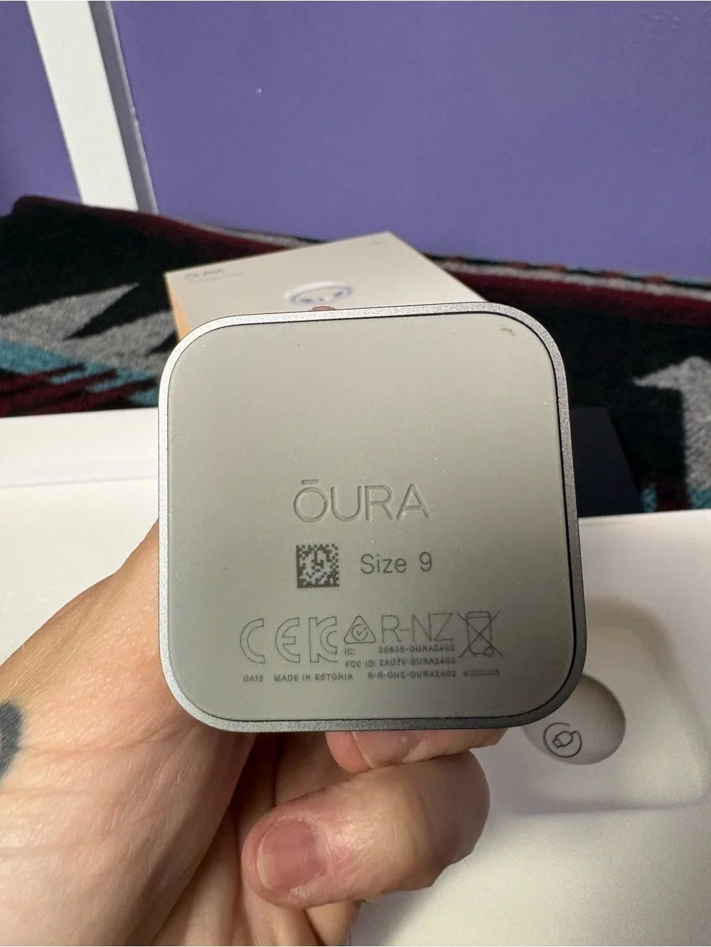 Oura Ring 4 - Ceramic White - Size 9